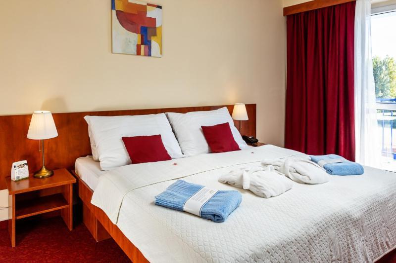 Aqua - Family Friendly Hotel Senec