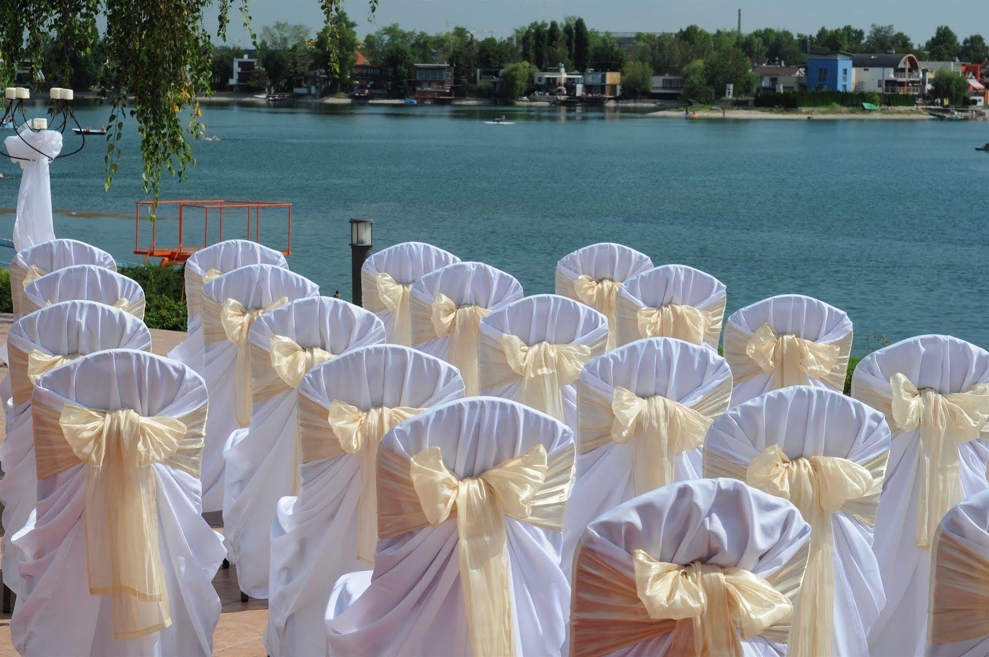 Aqua - Family Friendly Senec
